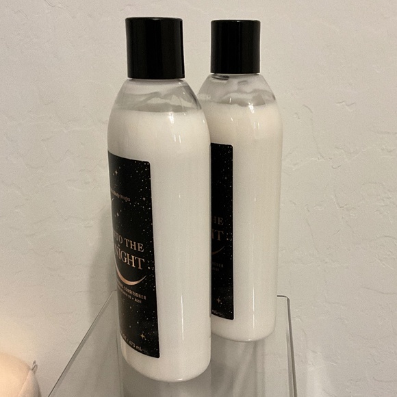 Into the Night Conditioner set of 2 - Picture 5 of 5